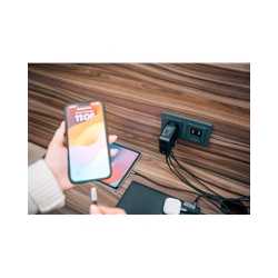 Verbatim Mini GaN Charger 140W With Display, 140W 4-Port + 140W USB-C to USB-C Cable